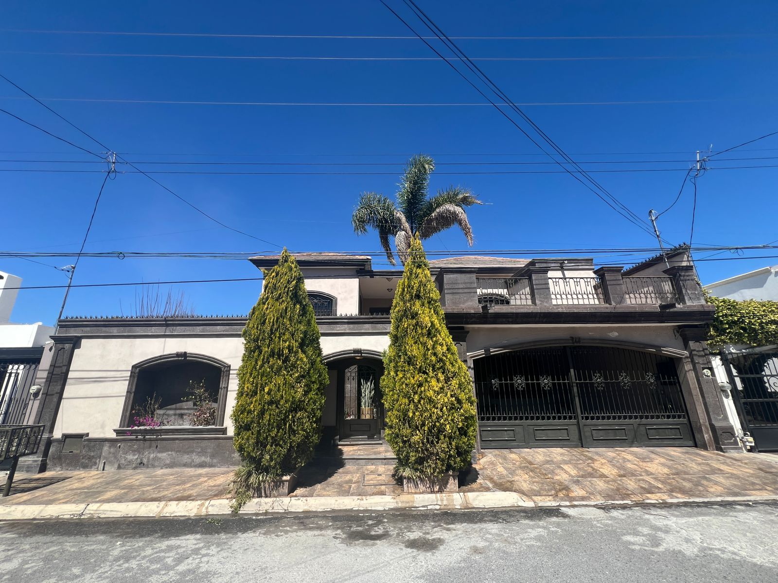 Hermosa casa en Col. Los Pinos