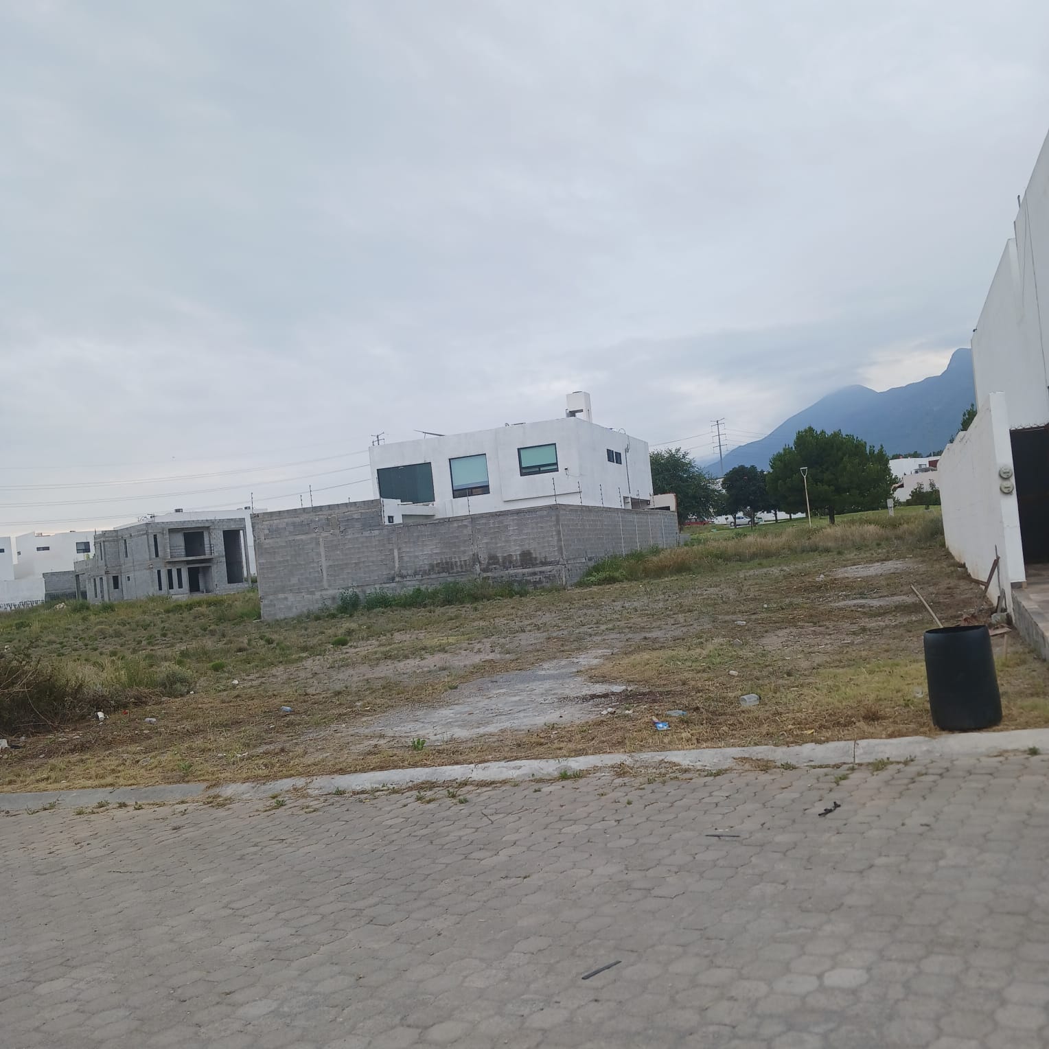 EXCELENTE TERRENO RESIDENCIAL EN VENTA AL SUR DE SALTILLO — foto 2