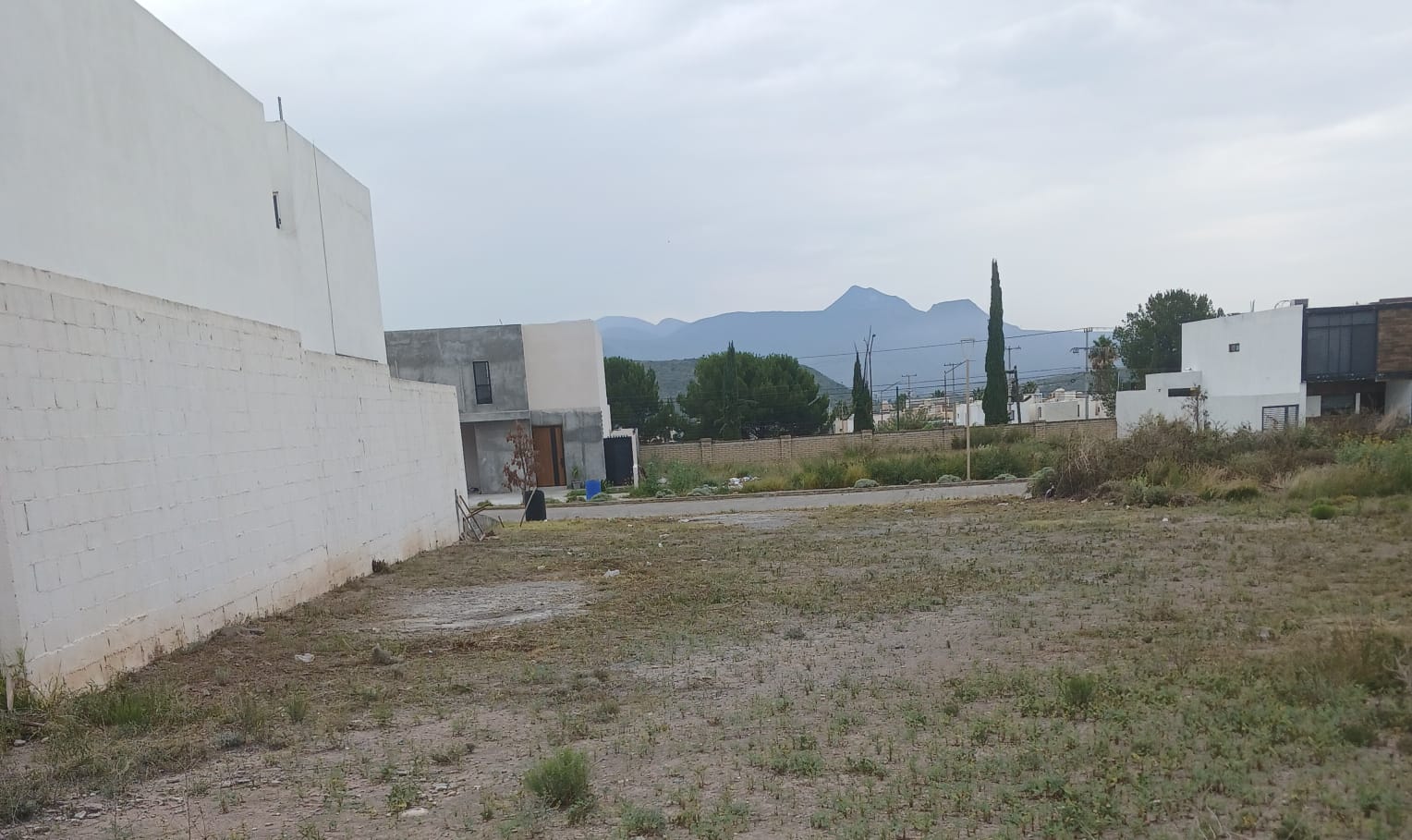 EXCELENTE TERRENO RESIDENCIAL EN VENTA AL SUR DE SALTILLO — foto 3